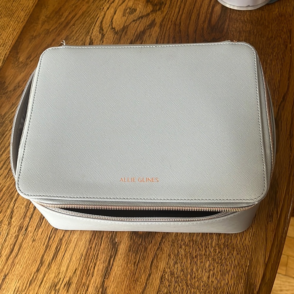 Allie Glines Classic Cosmetic Bag Collection in Gray